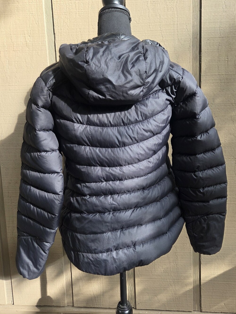 Arc'teryx Women's Thorium AR Down Hoodie - Picture 3 of 6